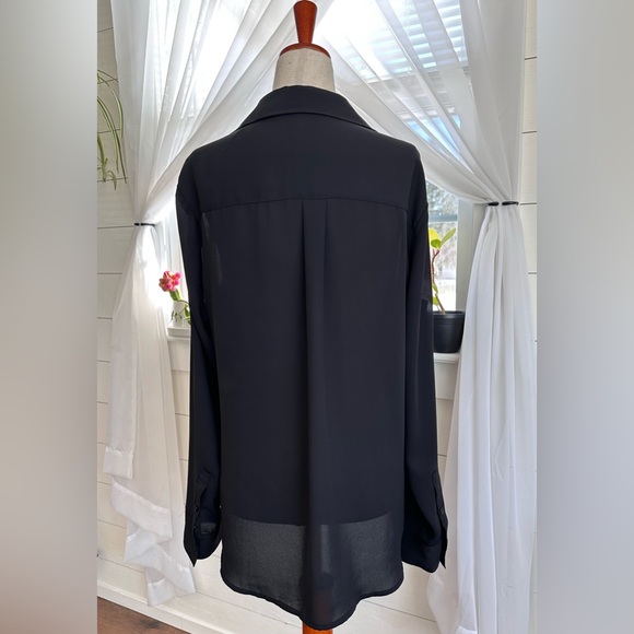 Express Black The Portofino Blouse.
Size: Large - Picture 2 of 7